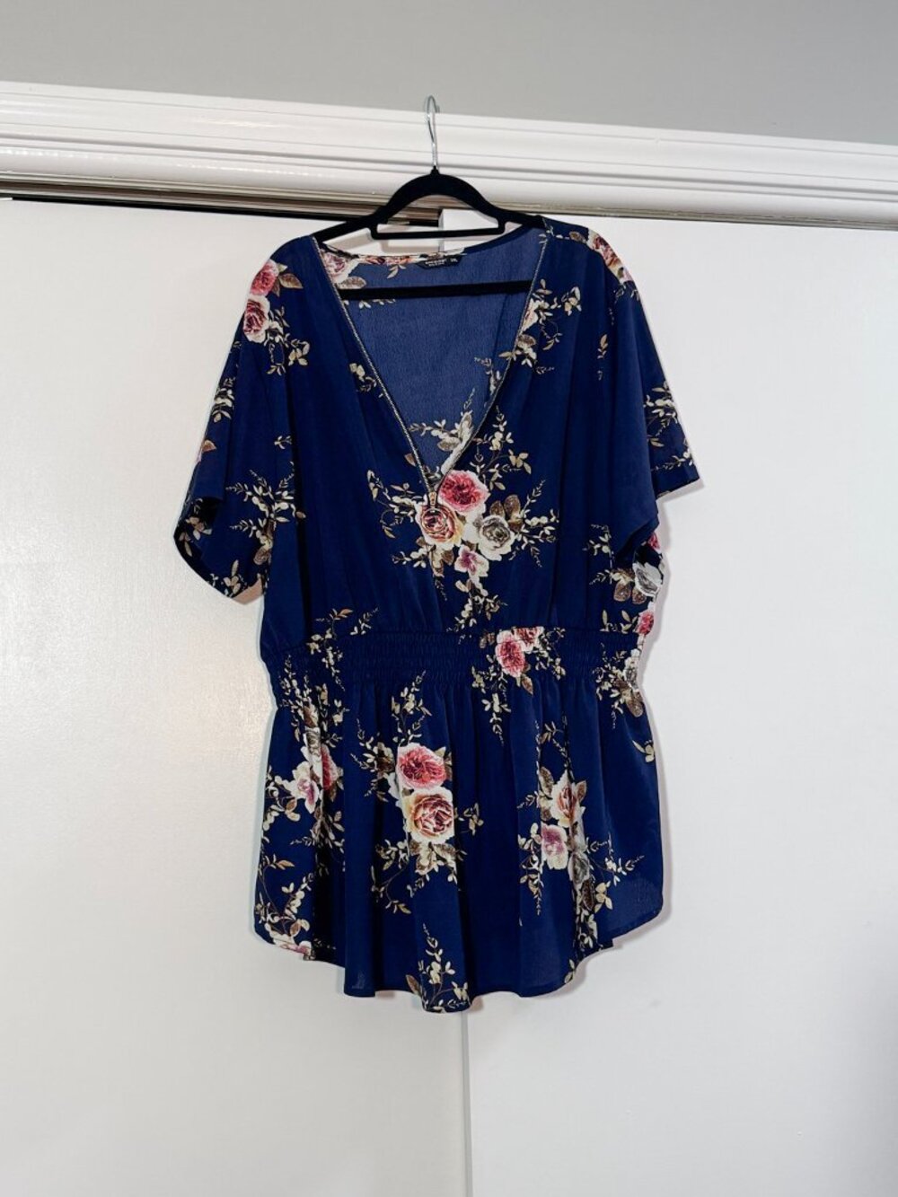 Shein Curve 5xl navy floral v neck empire waist top 5xl
